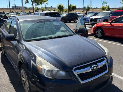 Used 2013 Subaru Legacy 2.5i Premium AWD/4WD image 2