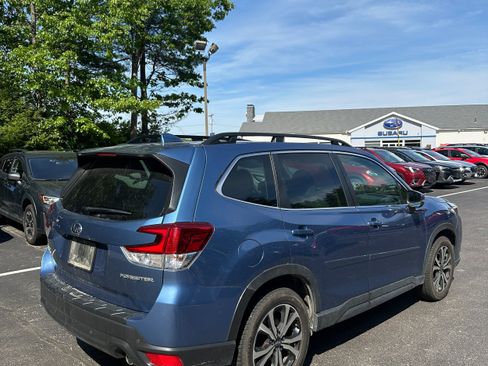 Used 2023 Subaru Forester Limited AWD/4WD image 5