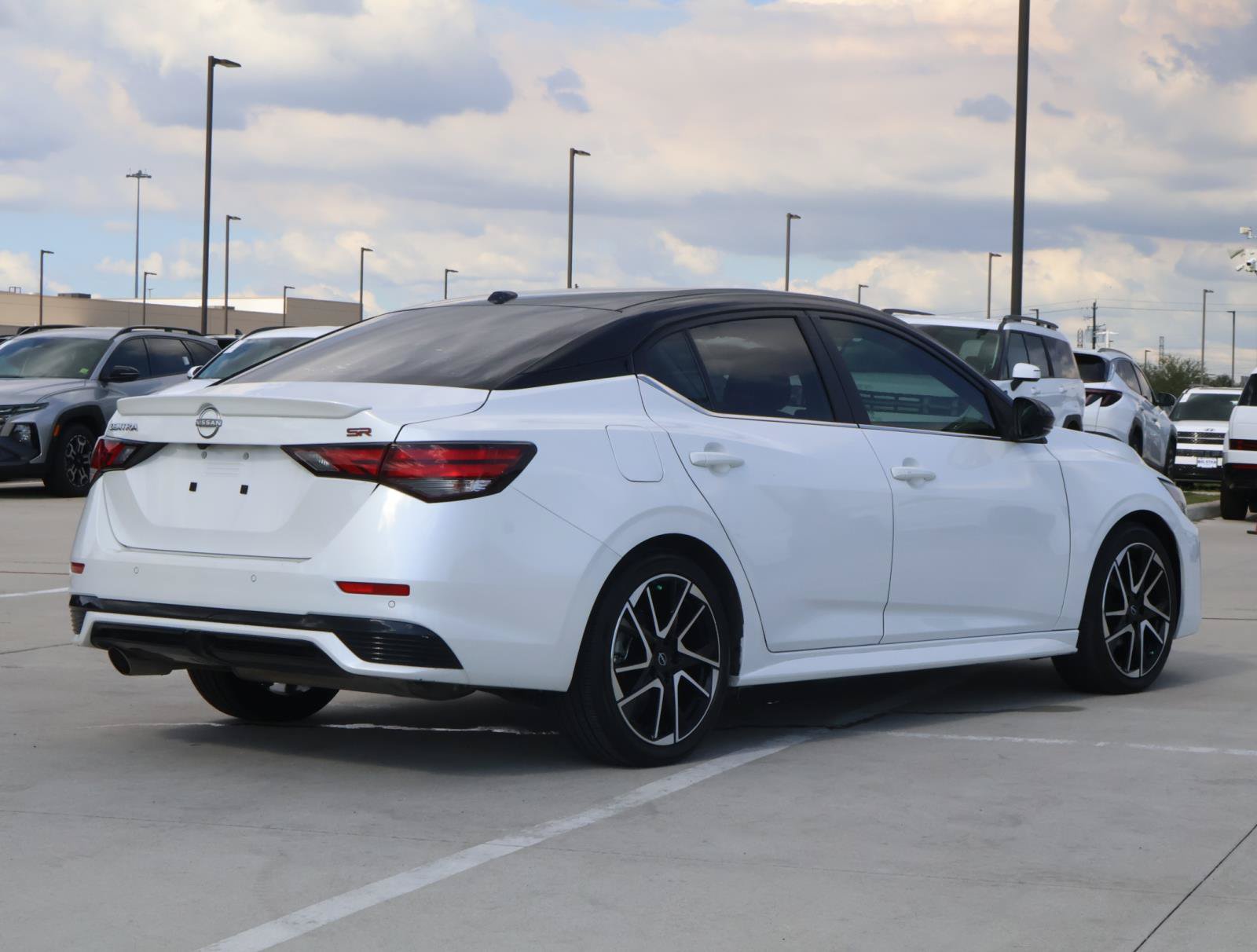 Used 2024 Nissan Sentra SR FWD image 4