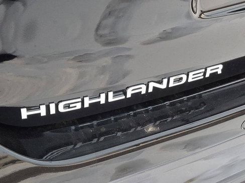 Certified 2026 Toyota Highlander Limited image 5