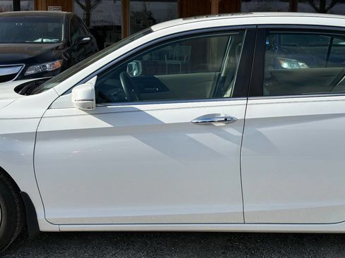 Used 2015 Honda Accord EX image 3