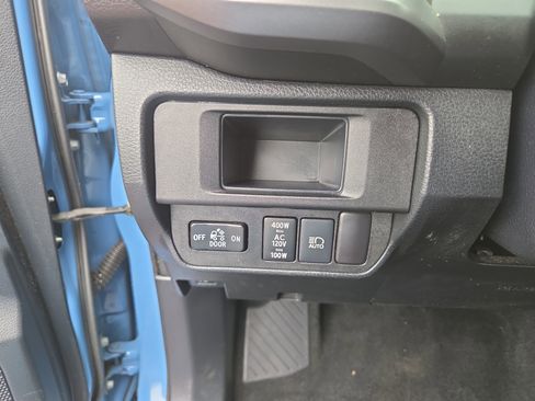Certified 2019 Toyota Tacoma TRD Sport AWD/4WD image 30
