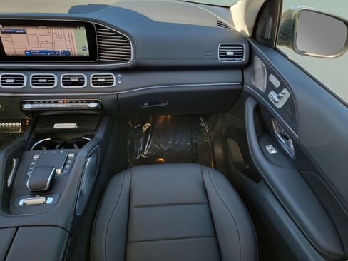 Certified 2026 Mercedes-Benz GLS 450 4MATIC image 16