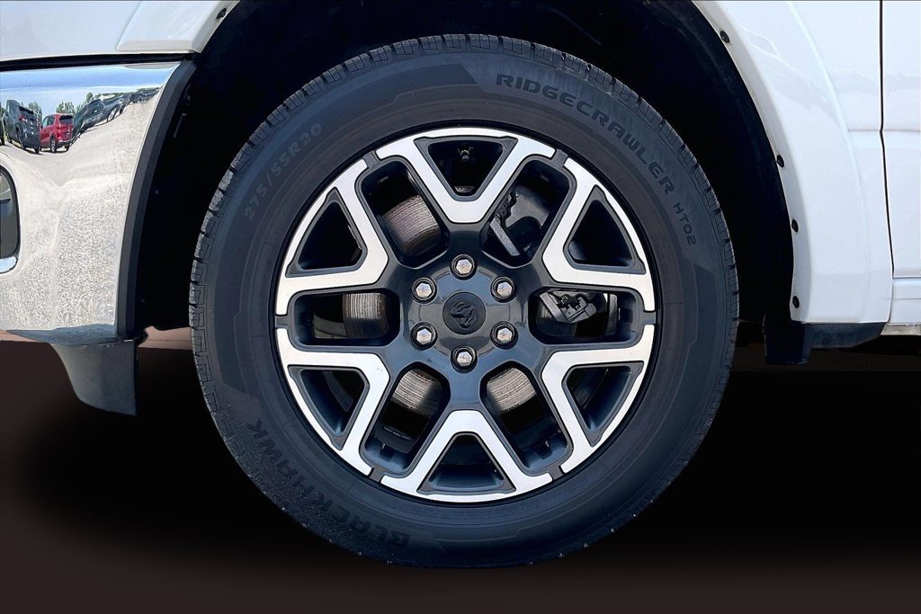 Used 2025 RAM 1500 Laramie AWD/4WD image 39