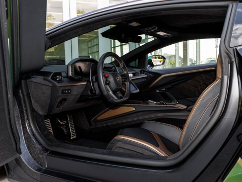 Used 2024 Lamborghini Revuelto AWD/4WD image 56