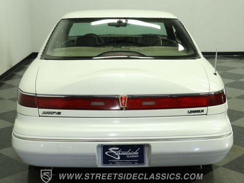 Used 1993 Lincoln Mark VIII RWD image 9