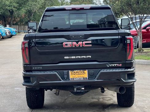 Used 2024 GMC Sierra 2500 AT4 w/ AT4 Premium Plus Package AWD/4WD image 5