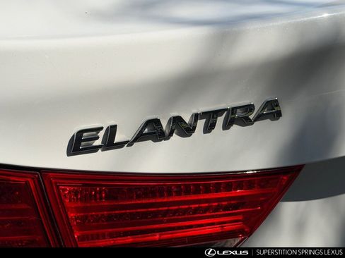 Used 2013 Hyundai Elantra GLS w/ Preferred Pkg image 7