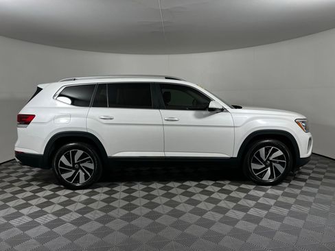 Used 2024 Volkswagen Atlas SEL AWD/4WD image 4