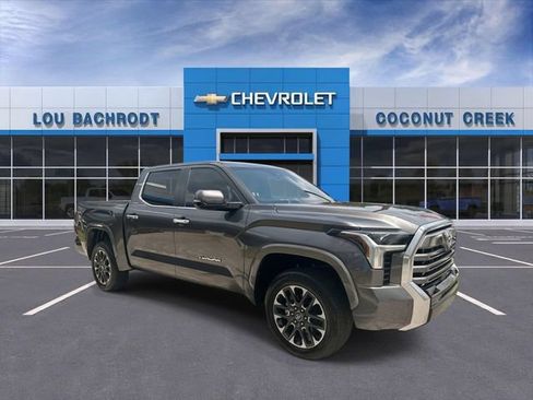 Used 2025 Toyota Tundra Limited AWD/4WD image 2