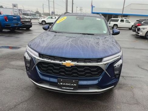 Used 2024 Chevrolet Trax LT w/ Driver Confidence Package image 3