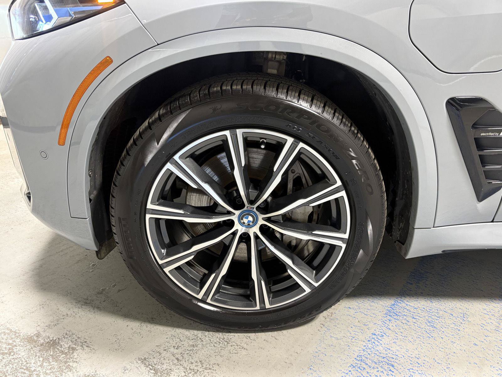 Used 2024 BMW X5 xDrive50e w/ Executive Package AWD/4WD image 37
