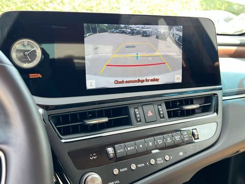 Certified 2025 Lexus ES 300h w/ Premium Package FWD image 16