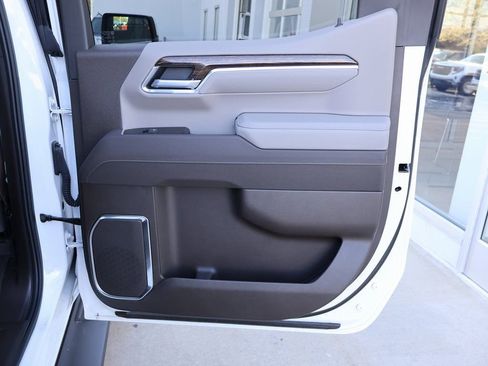 New 2025 GMC Sierra 1500 SLE AWD/4WD image 34