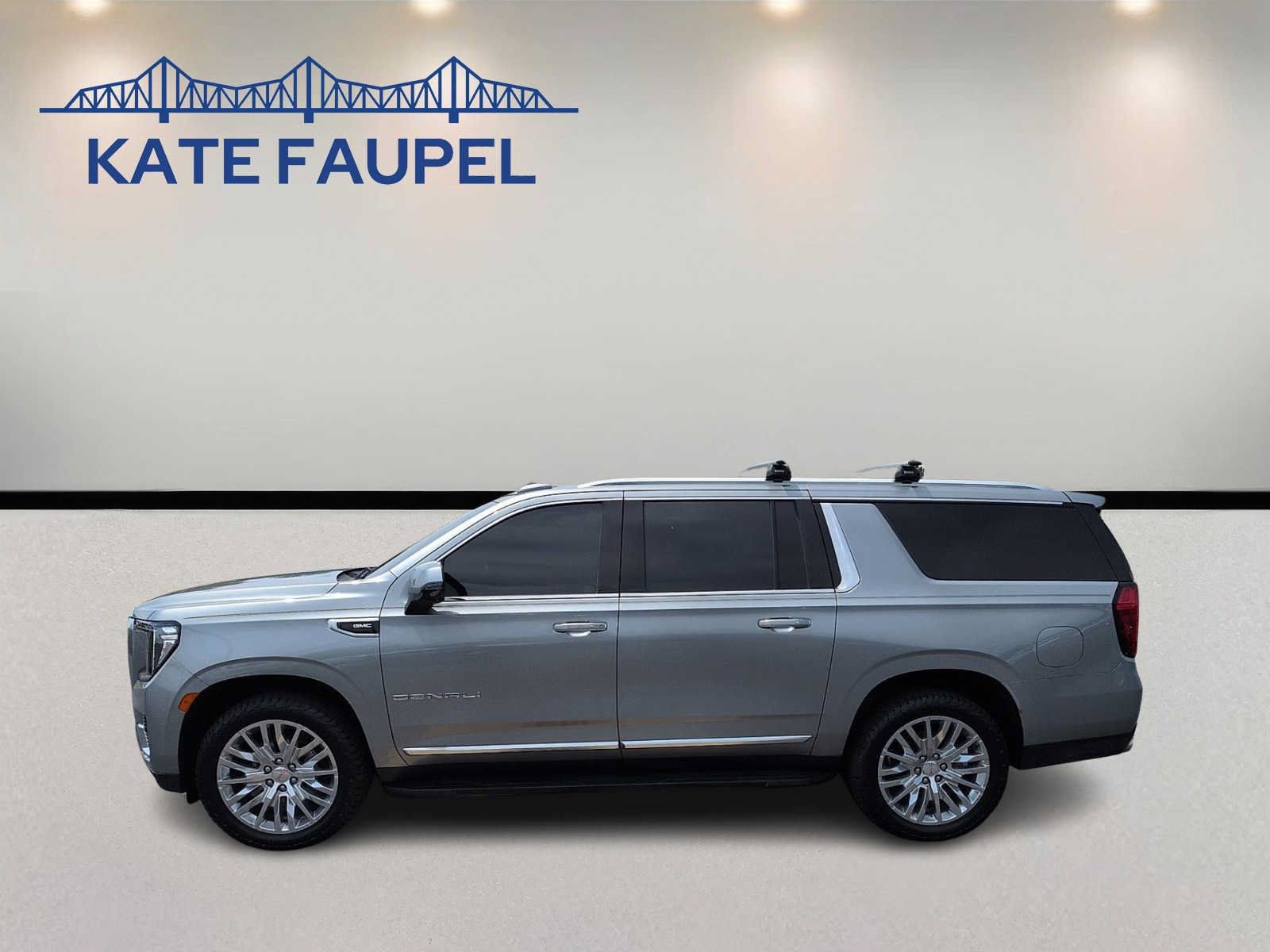 Used 2023 GMC Yukon XL Denali AWD/4WD image 4