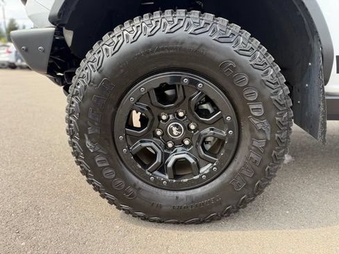 Used 2023 Ford Bronco Wildtrak AWD/4WD image 11