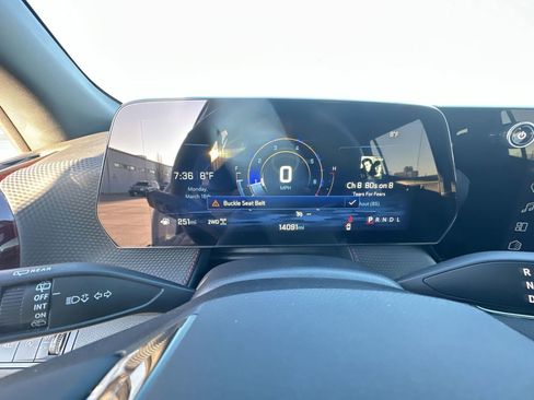 Used 2025 Chevrolet Equinox RS w/ Convenience Package III image 12