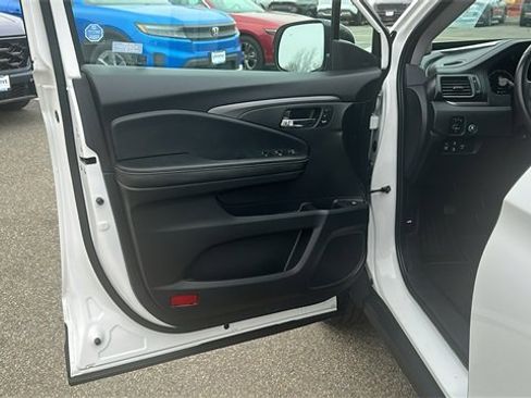 Used 2025 Honda Ridgeline RTL image 8