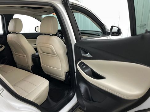 Certified 2020 Buick Encore GX Essence w/ Experience Buick Package AWD/4WD image 43