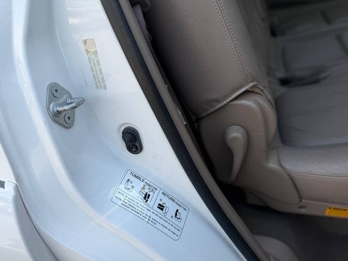 Used 2002 Toyota Sequoia Limited AWD/4WD image 99