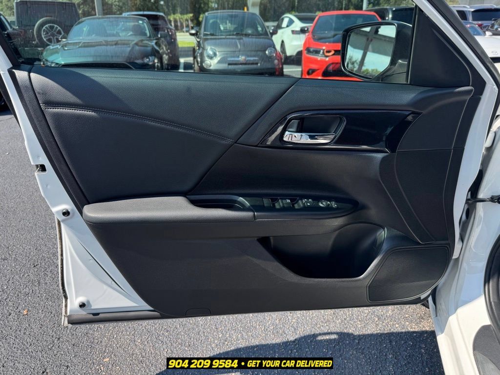 Used 2015 Honda Accord Sport image 25