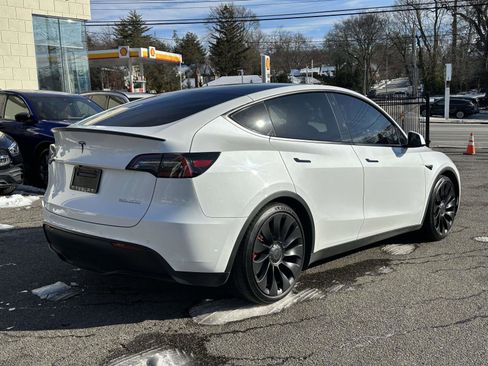 Used 2022 Tesla Model Y Performance image 3