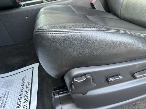 Used 2013 Chevrolet Tahoe LT image 16