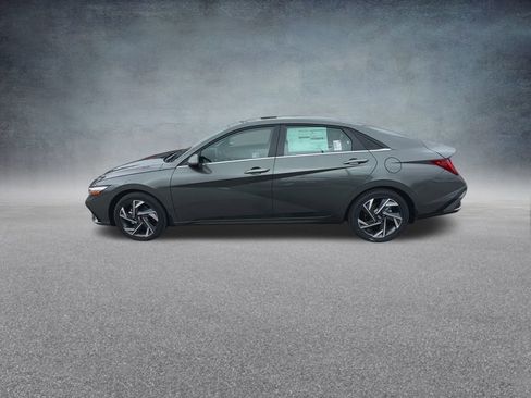 New 2025 Hyundai Elantra Limited image 13