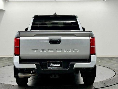 Certified 2025 Toyota Tacoma SR5 image 9