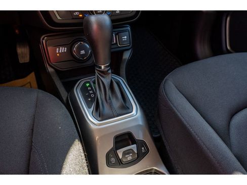 Used 2022 Jeep Renegade Latitude image 26