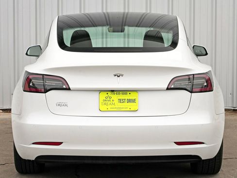 Used 2022 Tesla Model 3 image 11