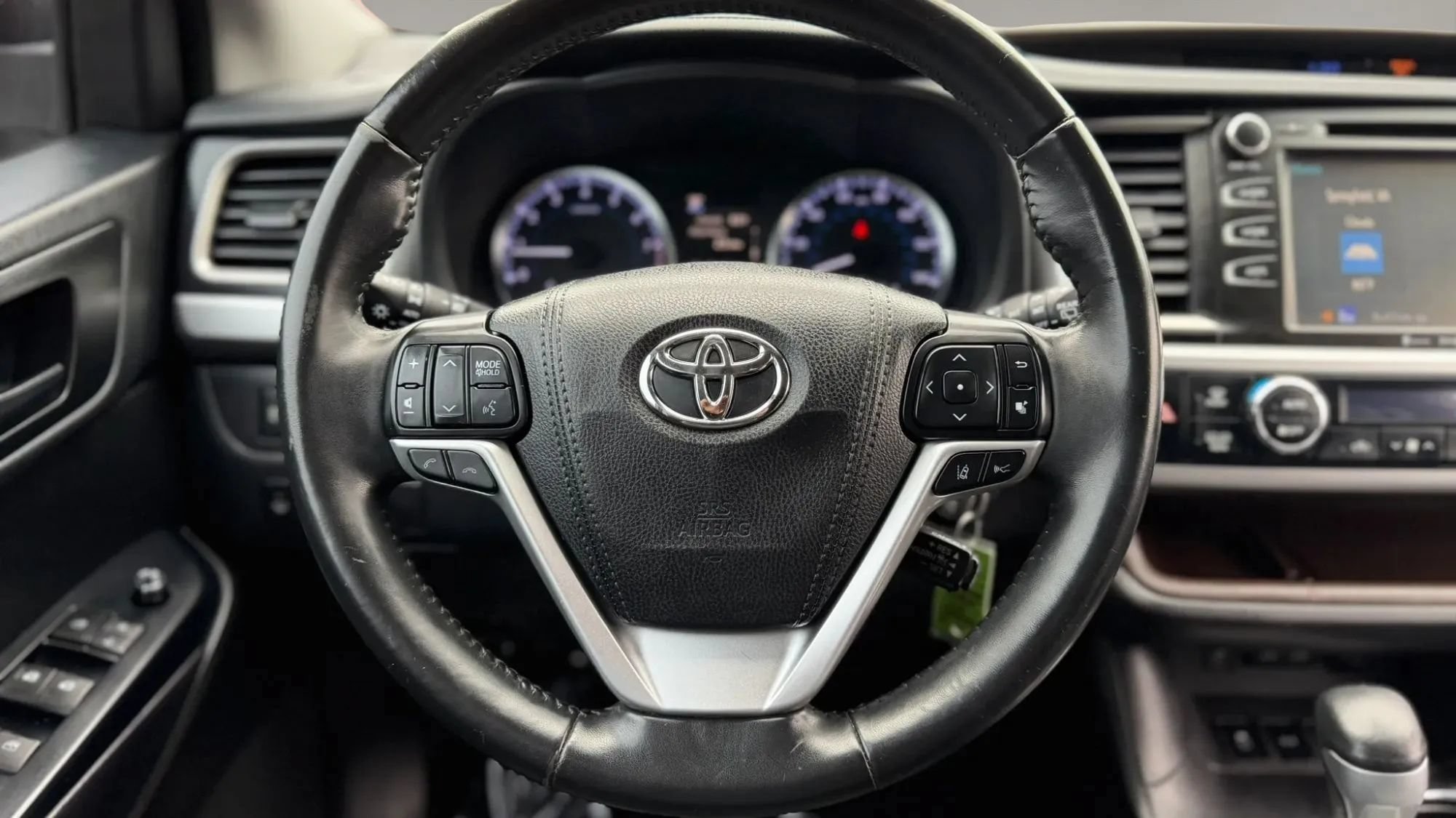Used 2017 Toyota Highlander Plus AWD/4WD image 31