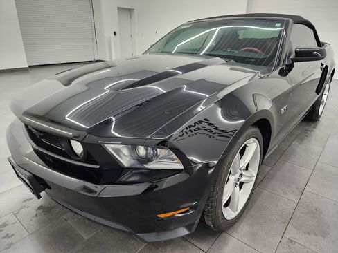 Used 2010 Ford Mustang GT image 7