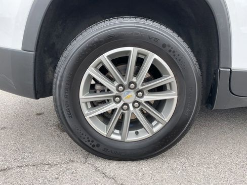 Used 2023 Chevrolet Traverse LT image 56