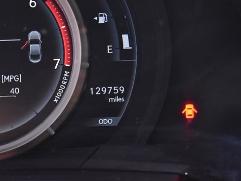 Used 2017 Lexus RC 200t F Sport image 33