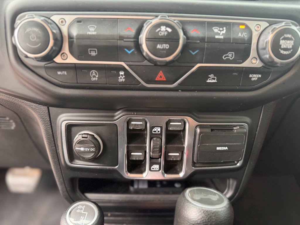 Used 2021 Jeep Wrangler Unlimited Sport AWD/4WD image 30