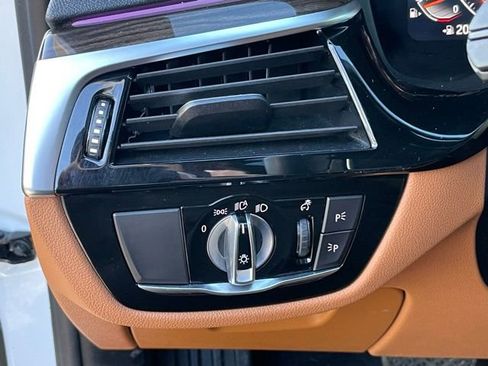 Certified 2023 BMW 540i xDrive w/ Convenience Package image 15