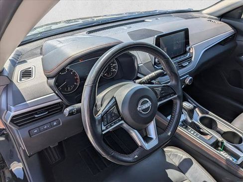 Used 2024 Nissan Altima 2.5 SR FWD image 10