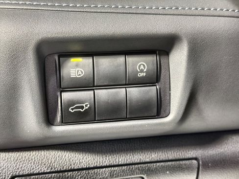 Used 2023 Toyota Highlander XLE image 39