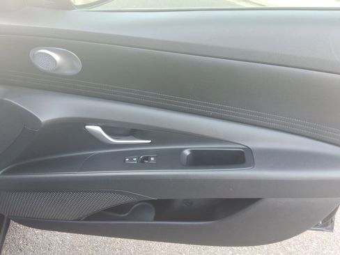 Used 2023 Hyundai Elantra SEL image 24