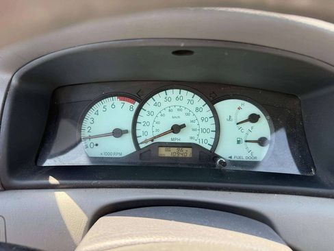 Used 2004 Toyota Corolla LE FWD image 17