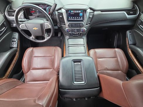 Used 2019 Chevrolet Suburban Premier w/ Premier Plus Edition RWD image 13