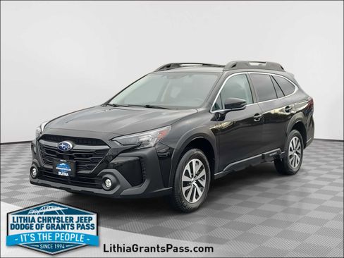 Used 2023 Subaru Outback Premium image 1
