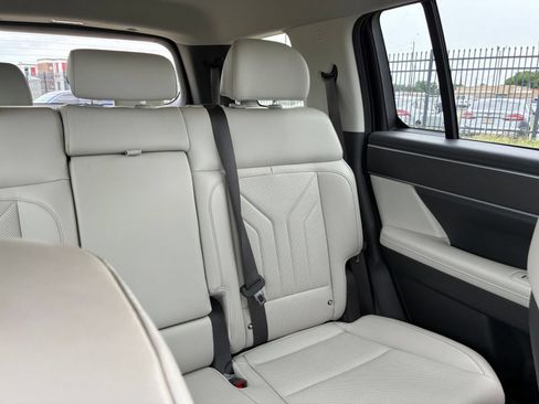 Used 2025 Hyundai Santa Fe SEL FWD image 35
