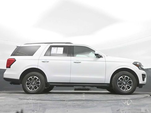 Used 2024 Ford Expedition XLT image 36