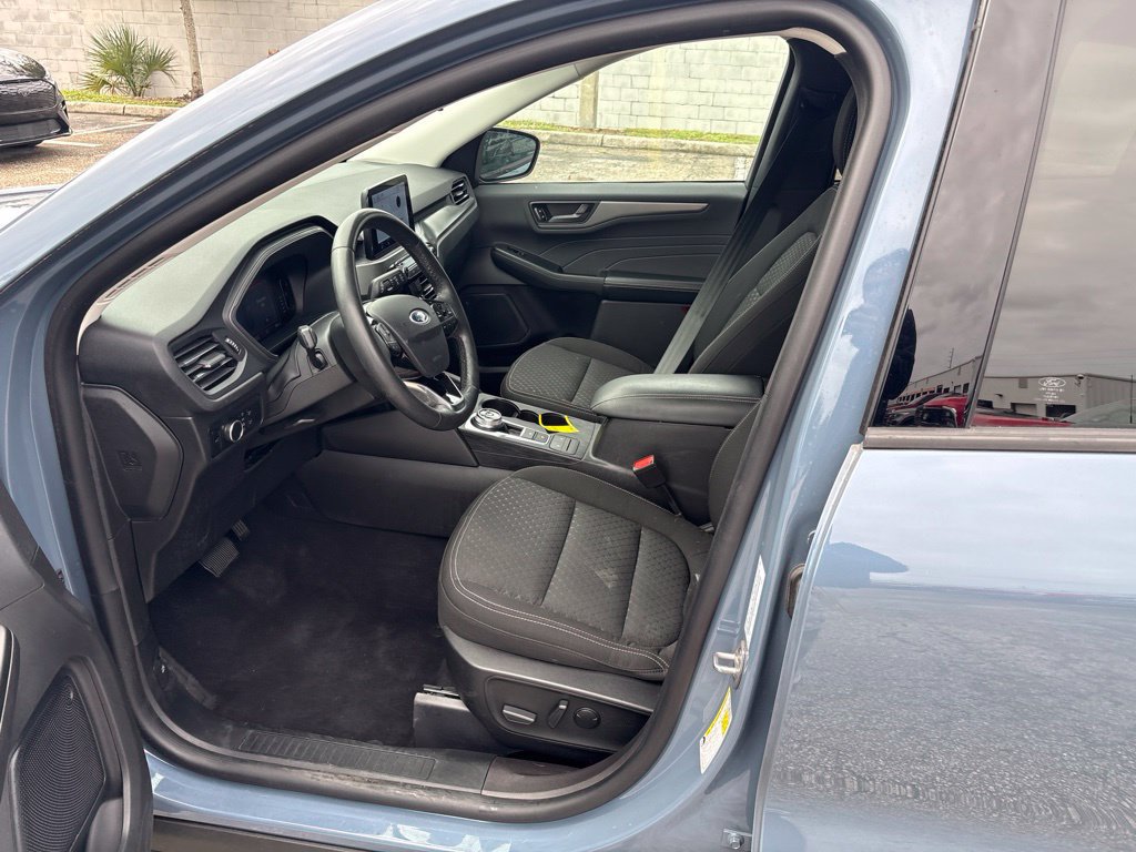 Used 2023 Ford Escape Active w/ Cold Weather Package FWD image 9
