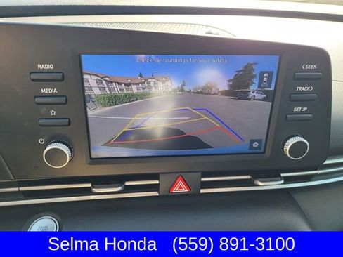 Used 2021 Hyundai Elantra SEL image 18