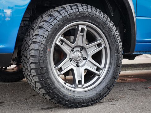 Used 2018 RAM 1500 Sport w/ Hydro Blue Sport Package image 11