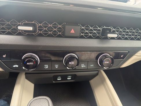 Certified 2025 Honda Accord SE image 18