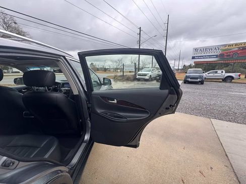 Used 2017 INFINITI QX50 w/ Deluxe Touring Package image 28